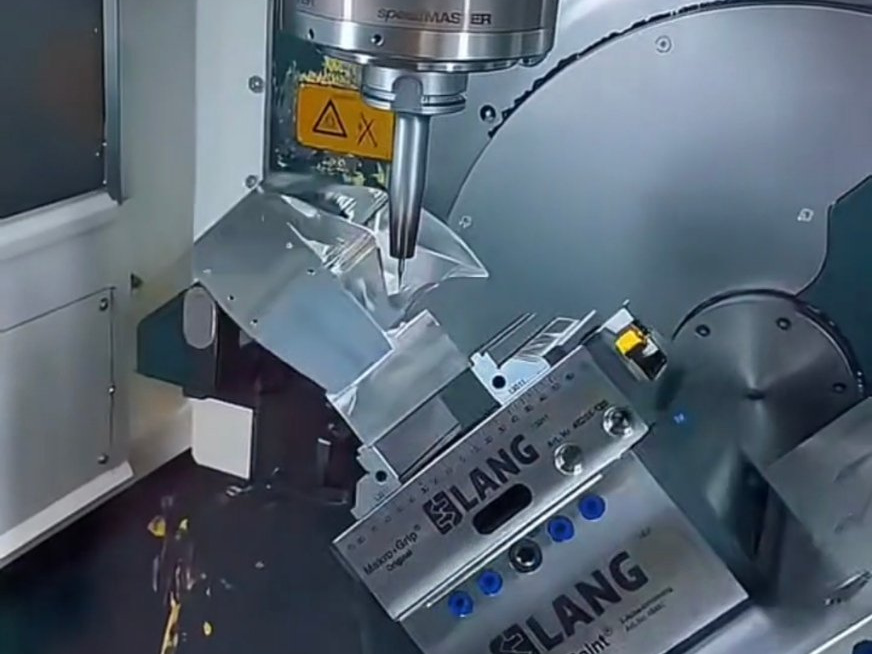 五轴 CNC 加工中心铣削定制铝外壳